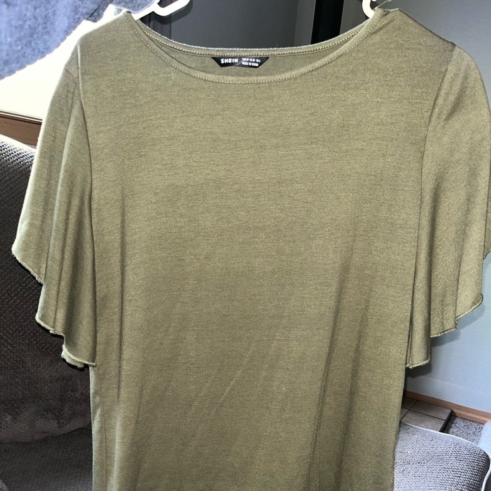 🧨NWOT medium top